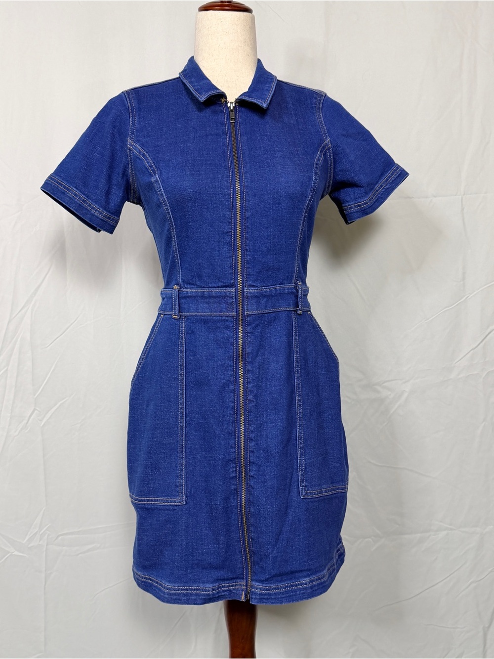 Hollister Indigo Zip-Front Short Sleeve Denim Mini Dress retro, Y2K